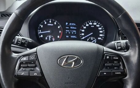 Hyundai Solaris II рестайлинг, 2017 год, 1 300 000 рублей, 20 фотография