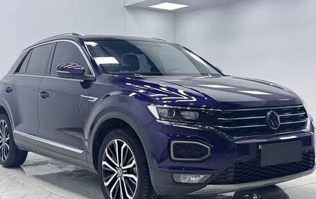 Volkswagen T-Roc I, 2022 год, 1 580 000 рублей, 3 фотография