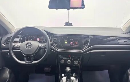 Volkswagen T-Roc I, 2022 год, 1 580 000 рублей, 16 фотография