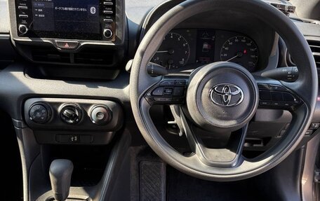 Toyota Yaris, 2022 год, 765 000 рублей, 5 фотография