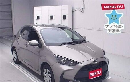 Toyota Yaris, 2022 год, 765 000 рублей, 10 фотография