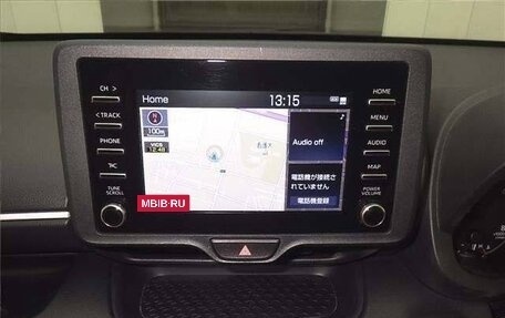 Toyota Yaris, 2022 год, 765 000 рублей, 16 фотография