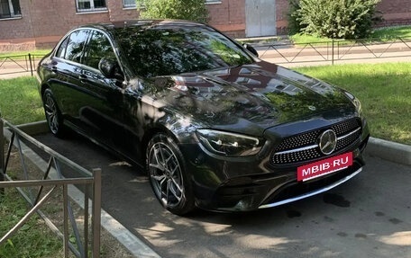 Mercedes-Benz E-Класс, 2020 год, 5 350 000 рублей, 10 фотография