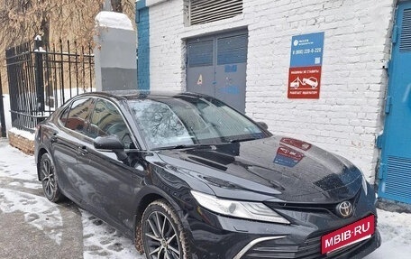 Toyota Camry, 2021 год, 2 950 000 рублей, 3 фотография