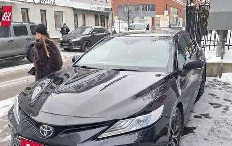 Toyota Camry, 2021 год, 2 950 000 рублей, 4 фотография