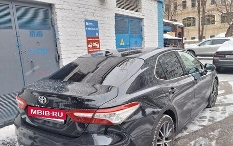 Toyota Camry, 2021 год, 2 950 000 рублей, 2 фотография