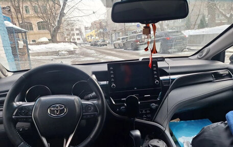 Toyota Camry, 2021 год, 2 950 000 рублей, 10 фотография