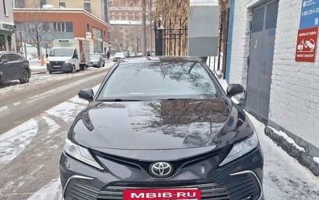 Toyota Camry, 2021 год, 2 950 000 рублей, 5 фотография