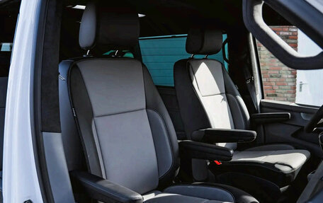 Volkswagen Caravelle T6 рестайлинг, 2023 год, 5 800 000 рублей, 12 фотография