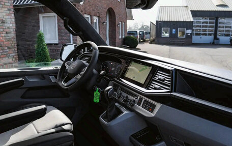 Volkswagen Caravelle T6 рестайлинг, 2023 год, 5 800 000 рублей, 11 фотография