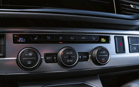 Volkswagen Caravelle T6 рестайлинг, 2023 год, 5 800 000 рублей, 19 фотография