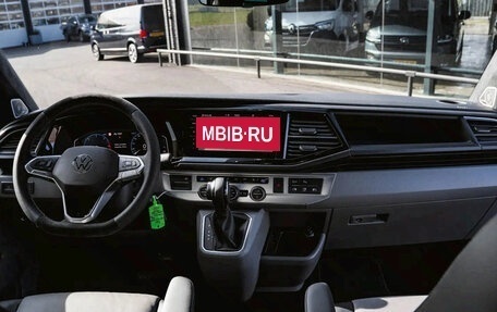 Volkswagen Caravelle T6 рестайлинг, 2023 год, 5 800 000 рублей, 14 фотография