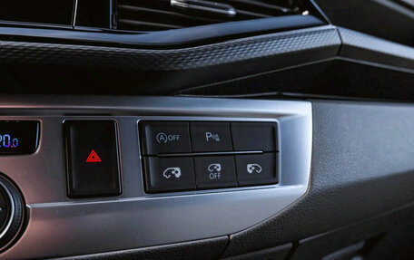 Volkswagen Caravelle T6 рестайлинг, 2023 год, 5 800 000 рублей, 26 фотография