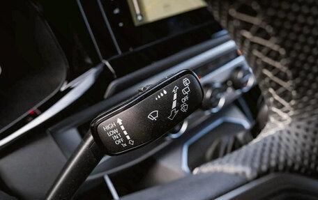 Volkswagen Caravelle T6 рестайлинг, 2023 год, 5 800 000 рублей, 27 фотография