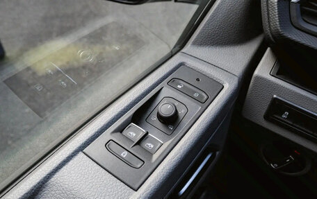 Volkswagen Caravelle T6 рестайлинг, 2023 год, 5 800 000 рублей, 38 фотография