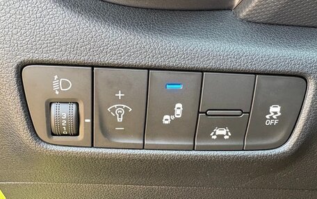 Hyundai Kona I, 2020 год, 2 700 000 рублей, 20 фотография