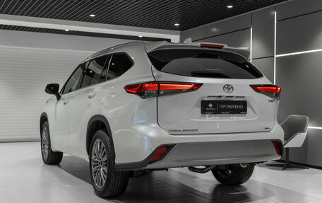 Toyota Highlander, 2025 год, 5 500 000 рублей, 4 фотография