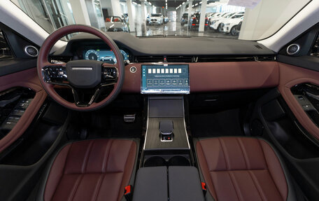 Land Rover Range Rover Evoque II, 2025 год, 6 000 000 рублей, 8 фотография