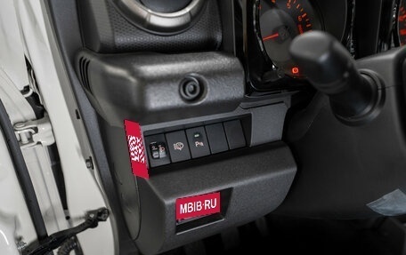 Suzuki Jimny, 2025 год, 4 080 000 рублей, 17 фотография