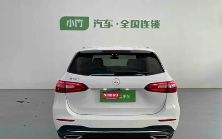 Mercedes-Benz B-Класс, 2022 год, 1 950 000 рублей, 6 фотография