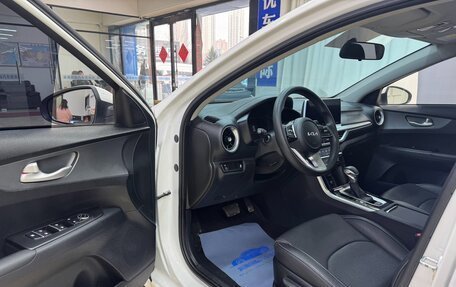 KIA K3, 2022 год, 1 640 000 рублей, 7 фотография