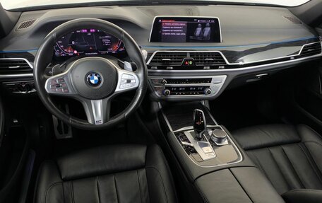 BMW 7 серия, 2019 год, 4 950 000 рублей, 18 фотография