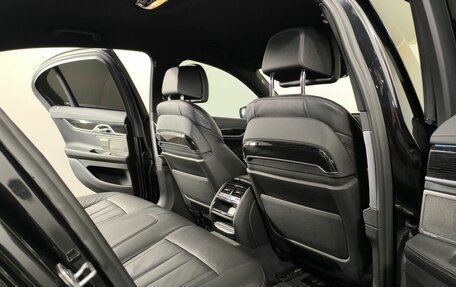 BMW 7 серия, 2019 год, 4 950 000 рублей, 17 фотография