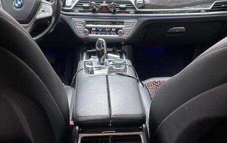 BMW 7 серия, 2018 год, 3 500 000 рублей, 11 фотография