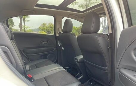 Honda Vezel, 2022 год, 1 600 000 рублей, 9 фотография