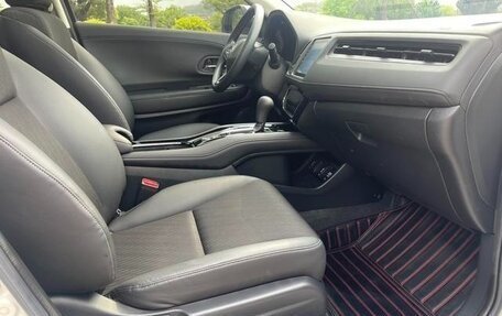 Honda Vezel, 2022 год, 1 600 000 рублей, 7 фотография