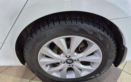 Hyundai Solaris II рестайлинг, 2015 год, 995 000 рублей, 20 фотография