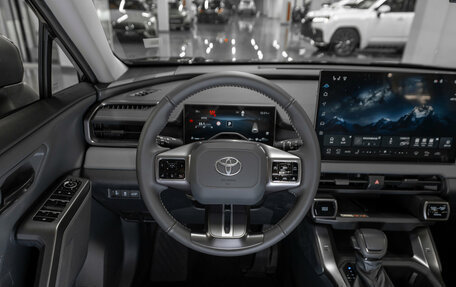 Toyota RAV4, 2025 год, 4 800 000 рублей, 11 фотография