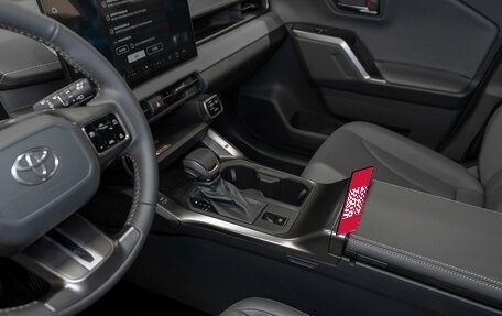 Toyota RAV4, 2025 год, 4 800 000 рублей, 14 фотография