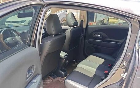 Honda Vezel, 2022 год, 1 580 000 рублей, 6 фотография