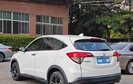 Honda Vezel, 2022 год, 1 600 000 рублей, 3 фотография