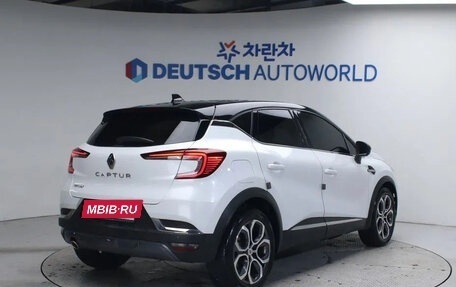 Renault Captur II, 2022 год, 1 611 000 рублей, 2 фотография