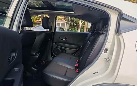 Honda Vezel, 2022 год, 1 600 000 рублей, 11 фотография