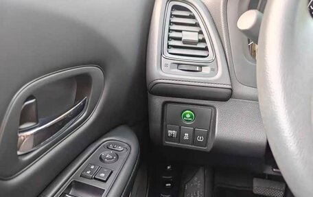 Honda Vezel, 2022 год, 1 600 000 рублей, 9 фотография