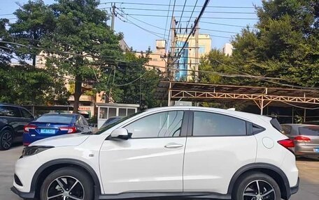 Honda Vezel, 2022 год, 1 600 000 рублей, 7 фотография