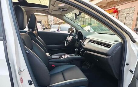 Honda Vezel, 2022 год, 1 600 000 рублей, 16 фотография