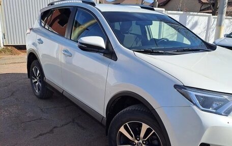 Toyota RAV4, 2016 год, 2 210 000 рублей, 6 фотография