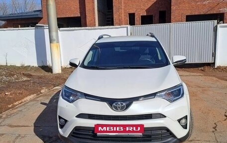 Toyota RAV4, 2016 год, 2 210 000 рублей, 4 фотография