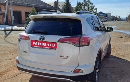 Toyota RAV4, 2016 год, 2 210 000 рублей, 3 фотография