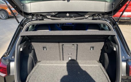 Volkswagen Golf R, 2024 год, 6 500 000 рублей, 19 фотография