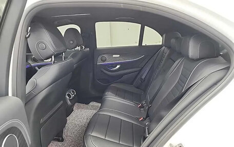 Mercedes-Benz E-Класс, 2022 год, 9 фотография