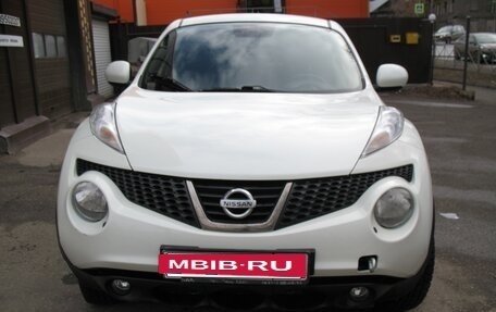 Nissan Juke II, 2011 год, 990 000 рублей, 2 фотография