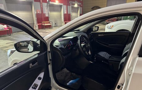 Hyundai Solaris II рестайлинг, 2015 год, 480 000 рублей, 16 фотография