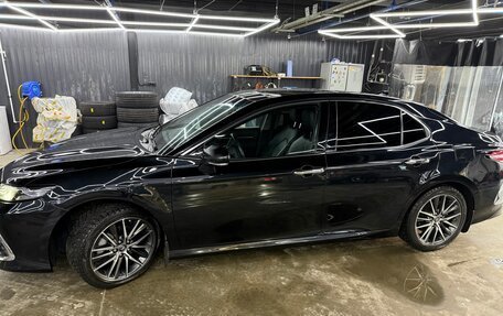 Toyota Camry, 2022 год, 2 970 000 рублей, 2 фотография