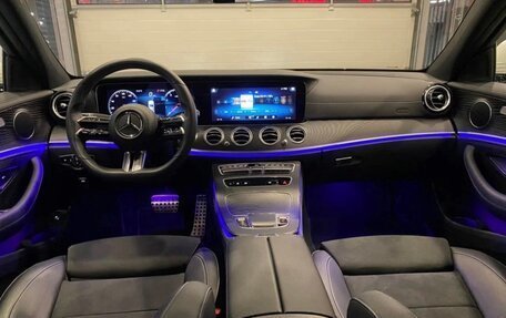 Mercedes-Benz E-Класс, 2021 год, 6 000 000 рублей, 6 фотография