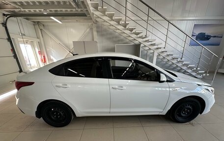 Hyundai Solaris II рестайлинг, 2018 год, 1 098 000 рублей, 12 фотография